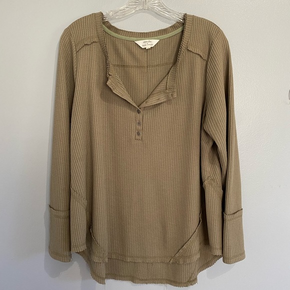 Hunter Henley Tunic - Amaryllis x Almost Ready Blog - Picture 5 of 6